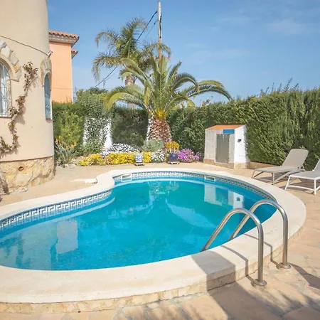 Individual Con Piscina Privada En *
