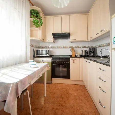 Chalet Individual Con Piscina Privada En *