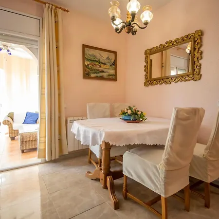 Chalet Individual Con Piscina Privada En Miami Playa