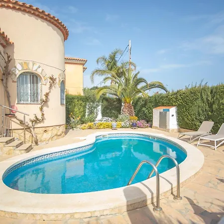 Chalet Individual Con Piscina Privada En Miami Playa