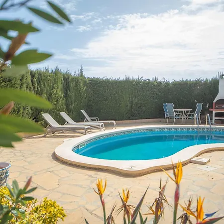Chalet Individual Con Piscina Privada En Miami Playa