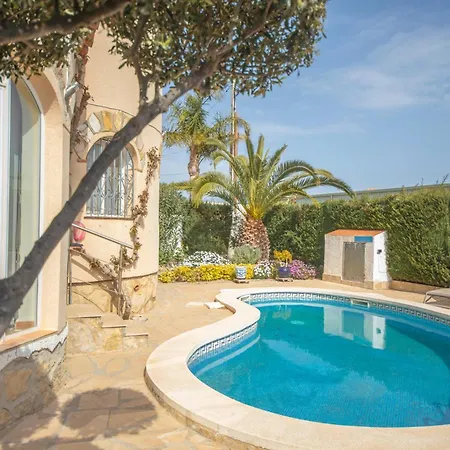 Chalet Individual Con Piscina Privada En